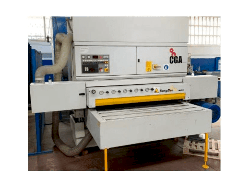 Čelní pohled na CGA BUSY BEE 1600/33-2020 stroj