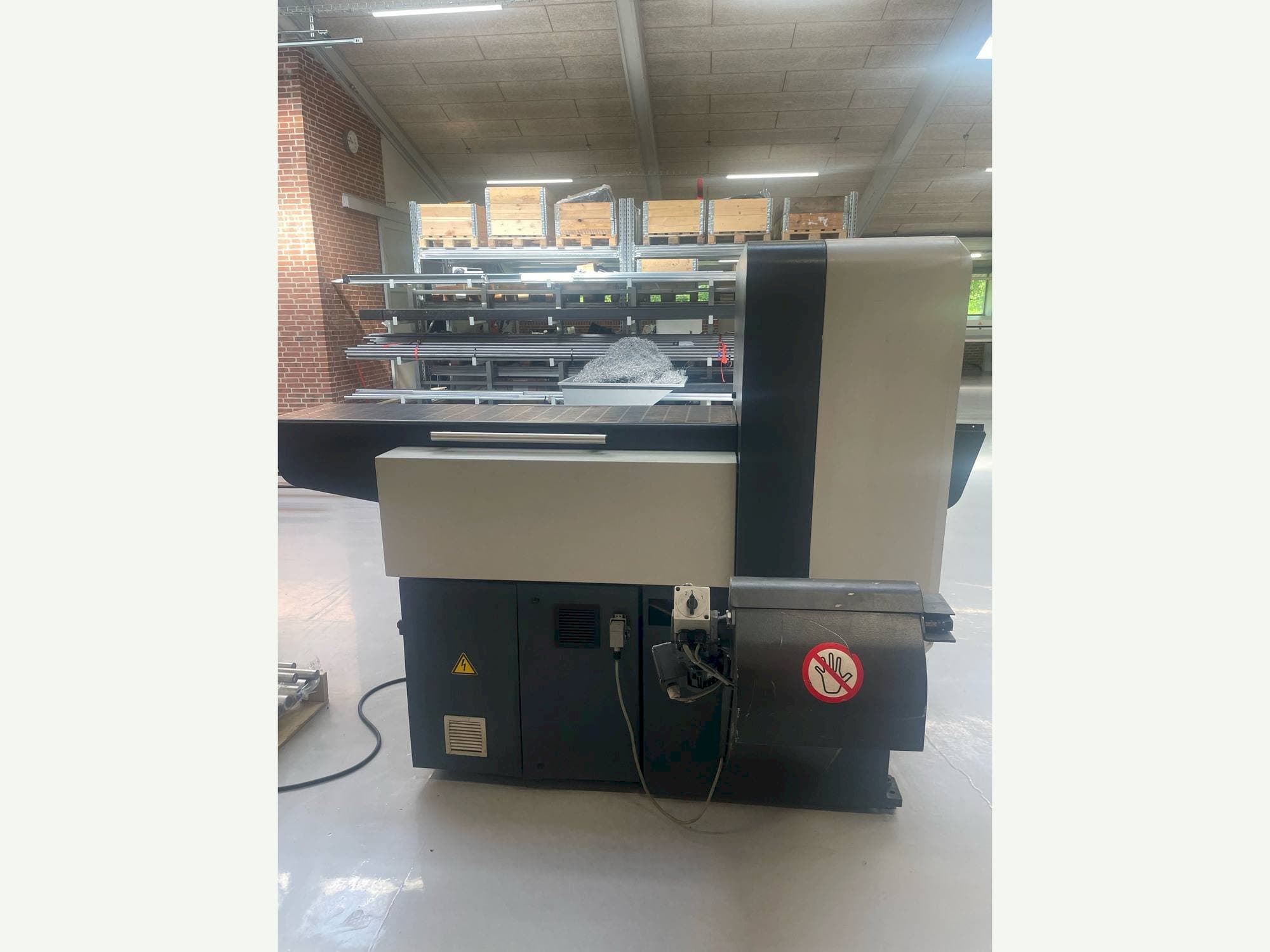 Čelní pohled na KASTO Verto A2 stroj