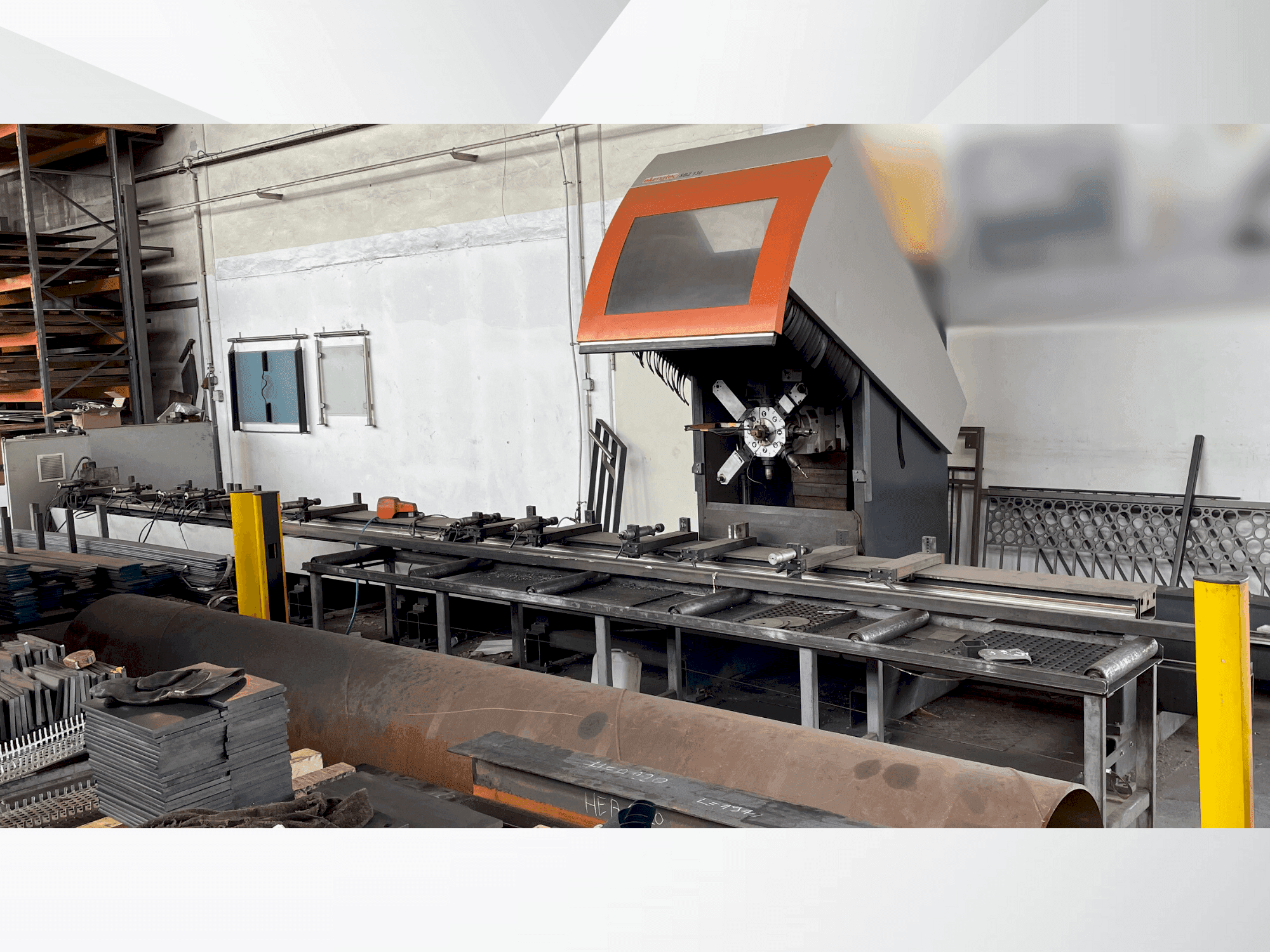 Čelní pohled  na Elumatec SBZ 130  stroj