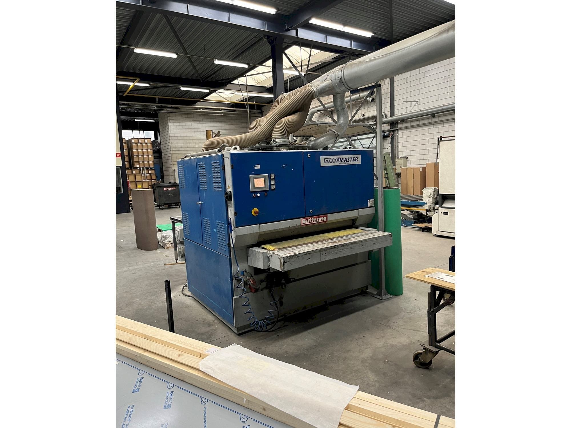 Čelní pohled  na BUTFERING PRIMA 313 RRT  stroj