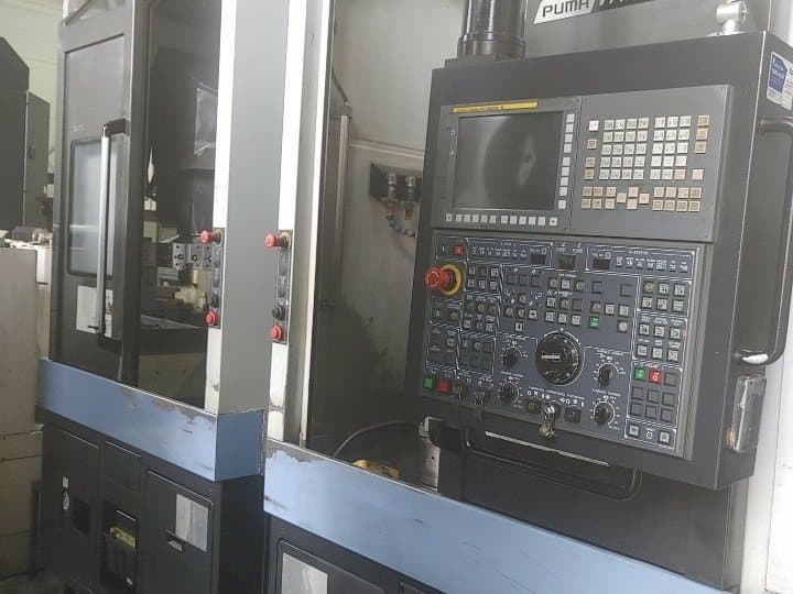 Čelní pohled na Doosan VT450 2SP stroj