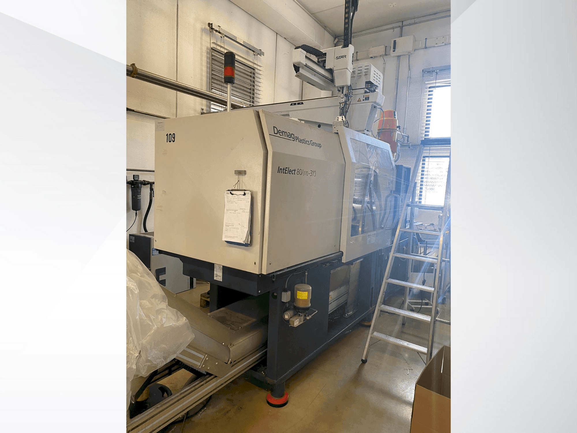 Čelní pohled  na DEMAG IntetElect 80/370-310  stroj