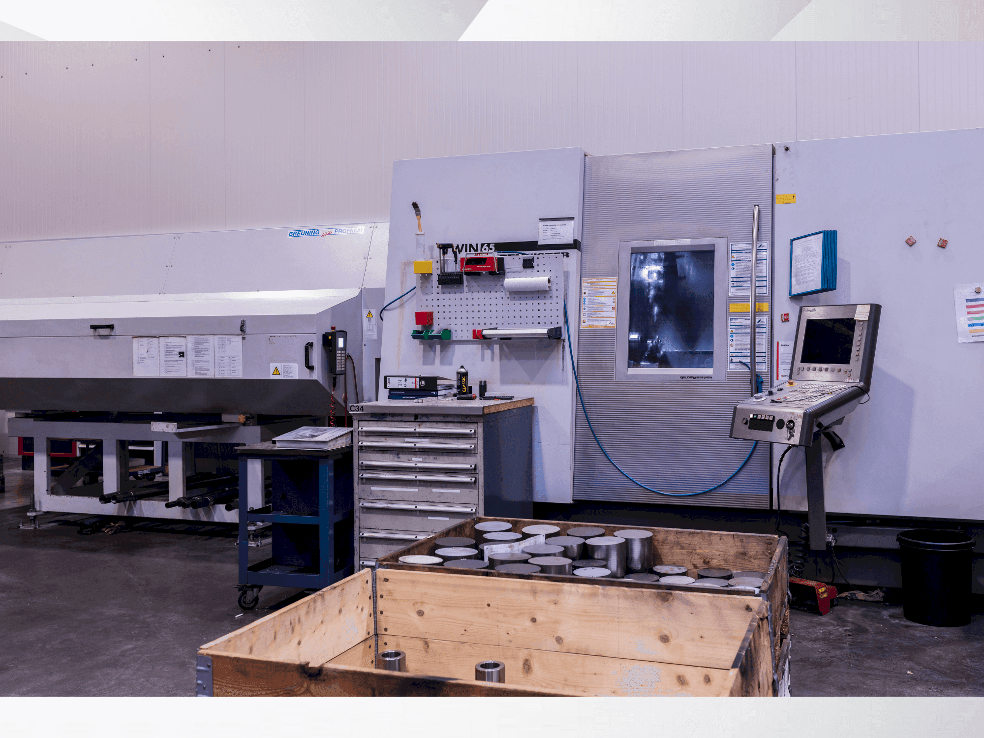 Čelní pohled na DMG Gildemeister Twin 65 stroj