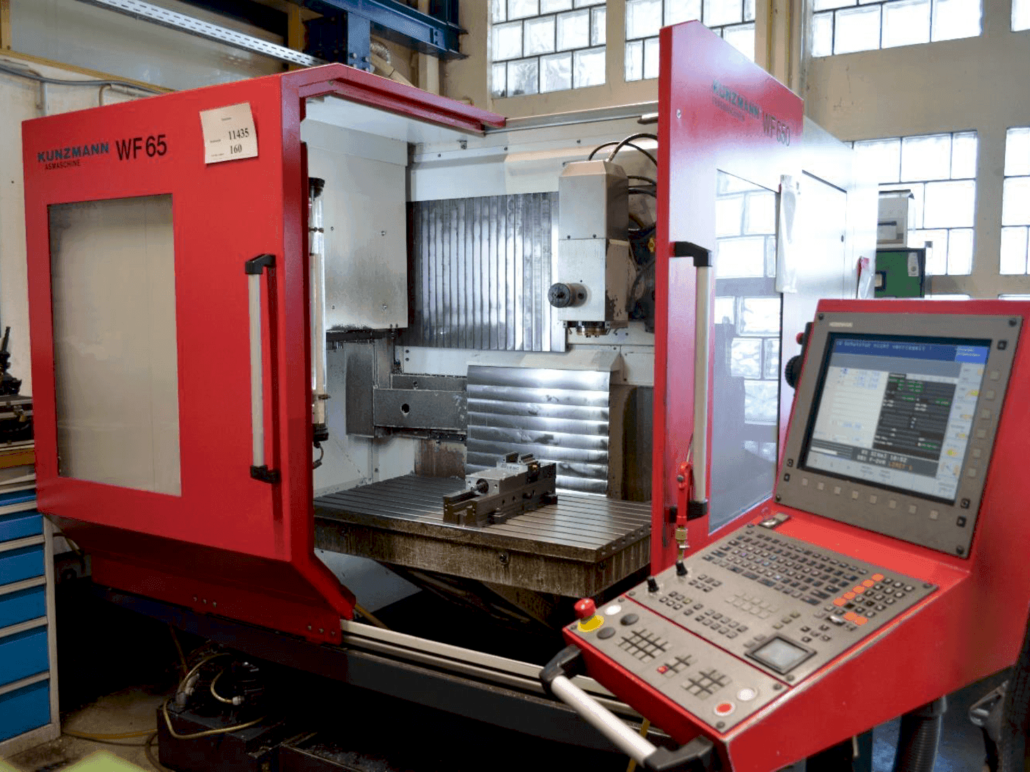 Čelní pohled  na KUNZMANN WF650  stroj