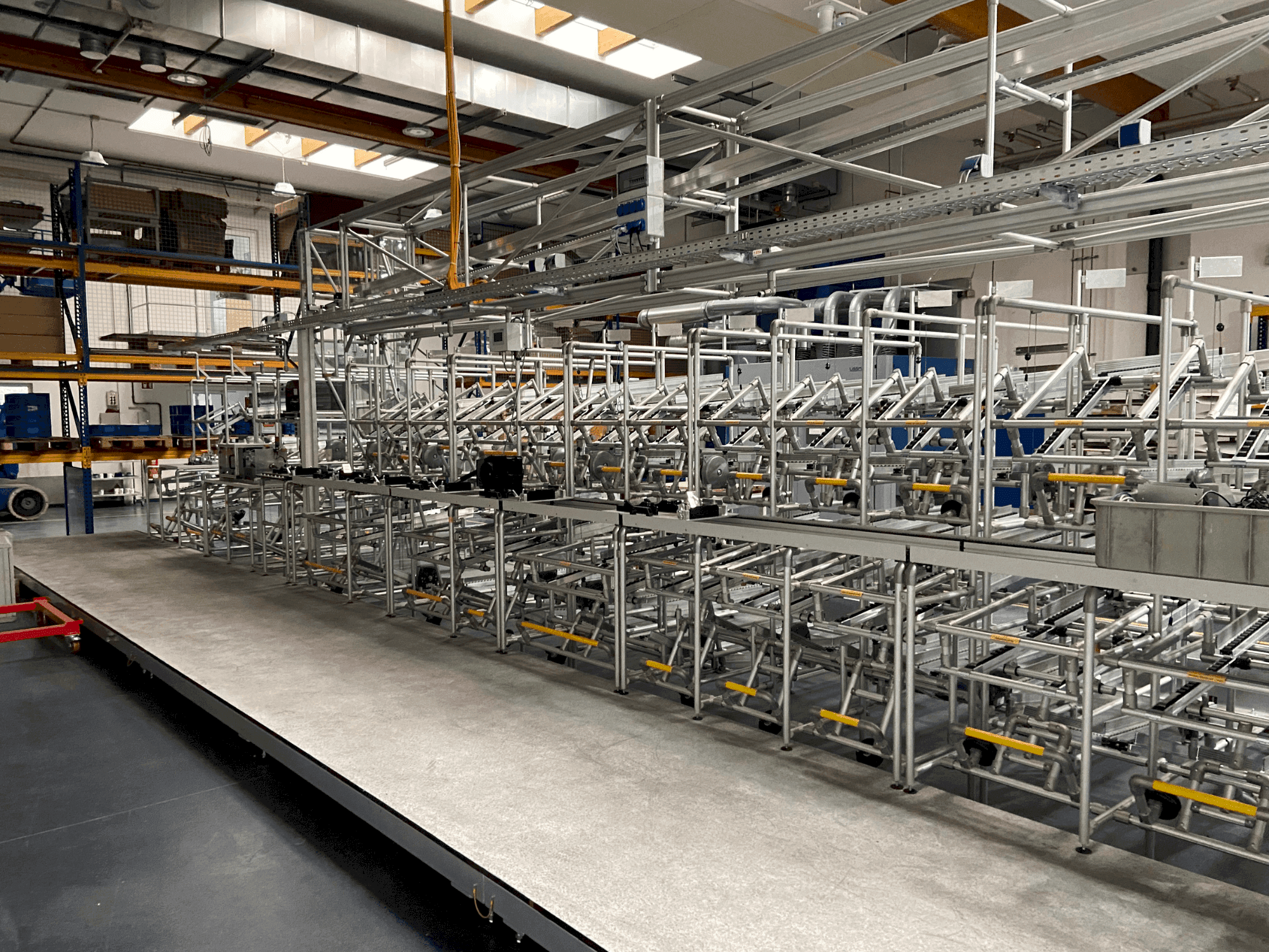 Čelní pohled na ITEM Montageplatz Venta stroj