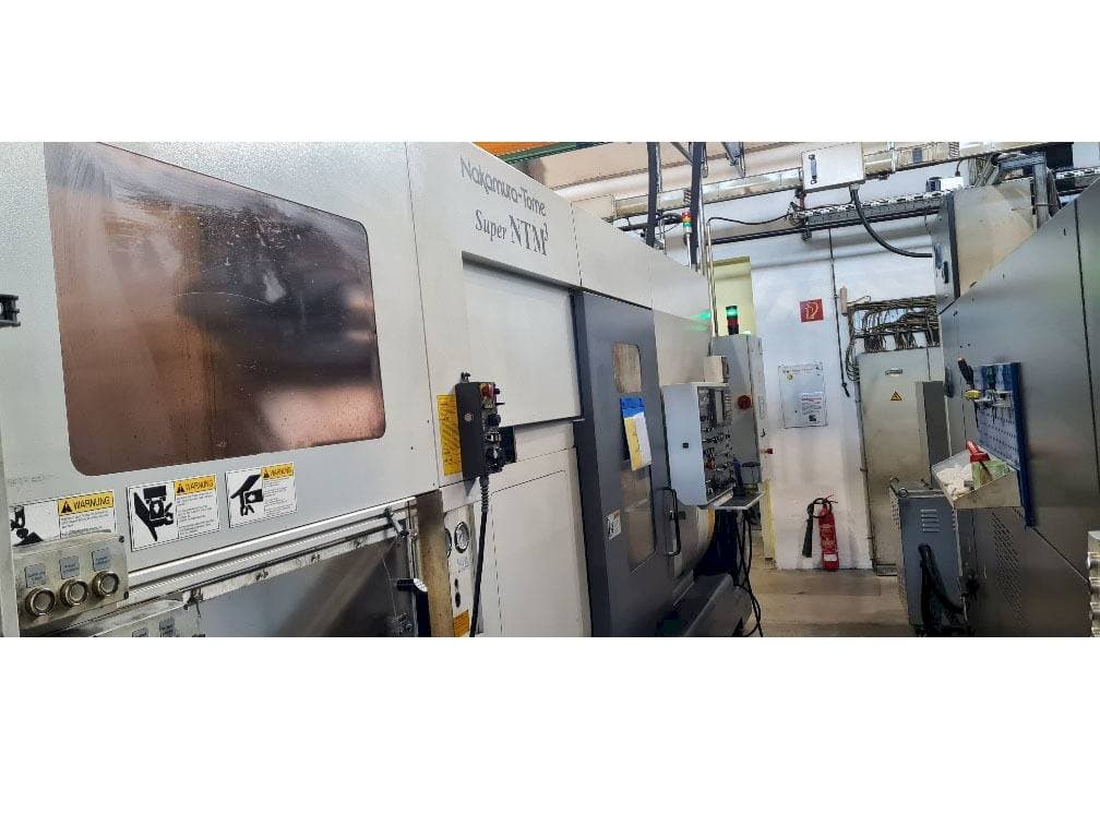 Čelní pohled na NAKAMURA Super NTM³ stroj