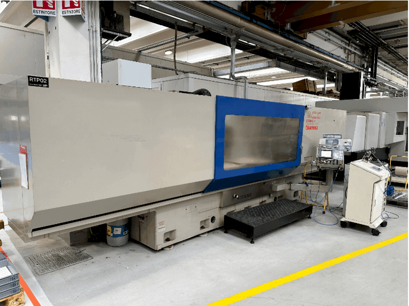 Čelní pohled na OKAMOTO ACC 208ex stroj