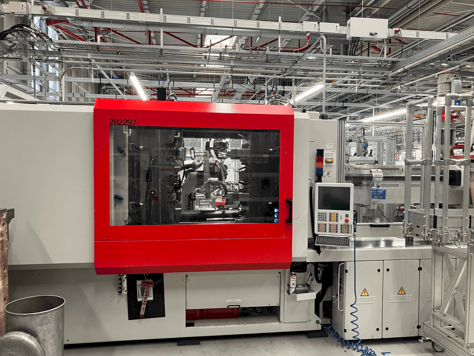 Čelní pohled  na Arburg Allrounder 920 S 5000-2100  stroj