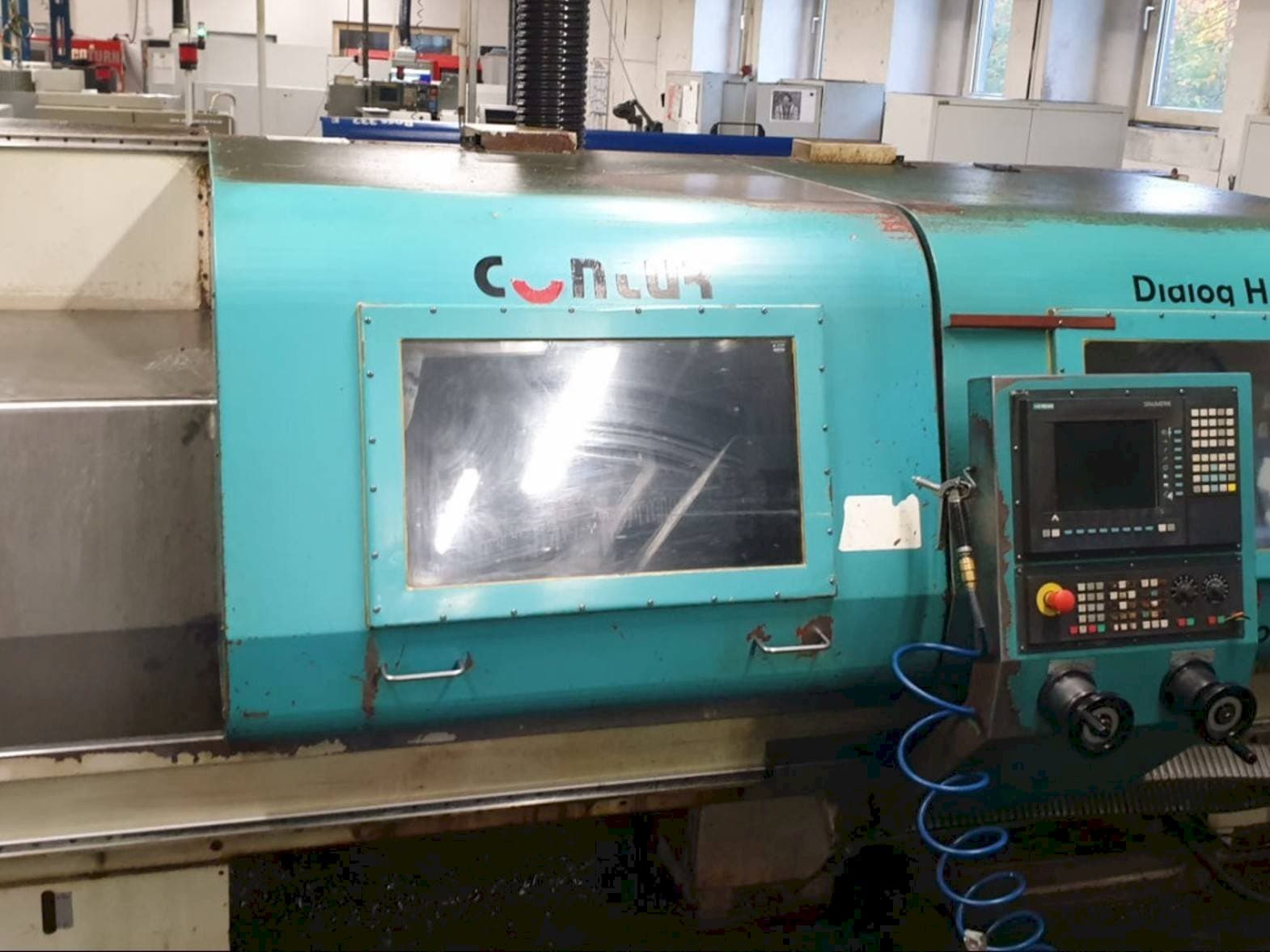 Čelní pohled na Saeilo H560 stroj