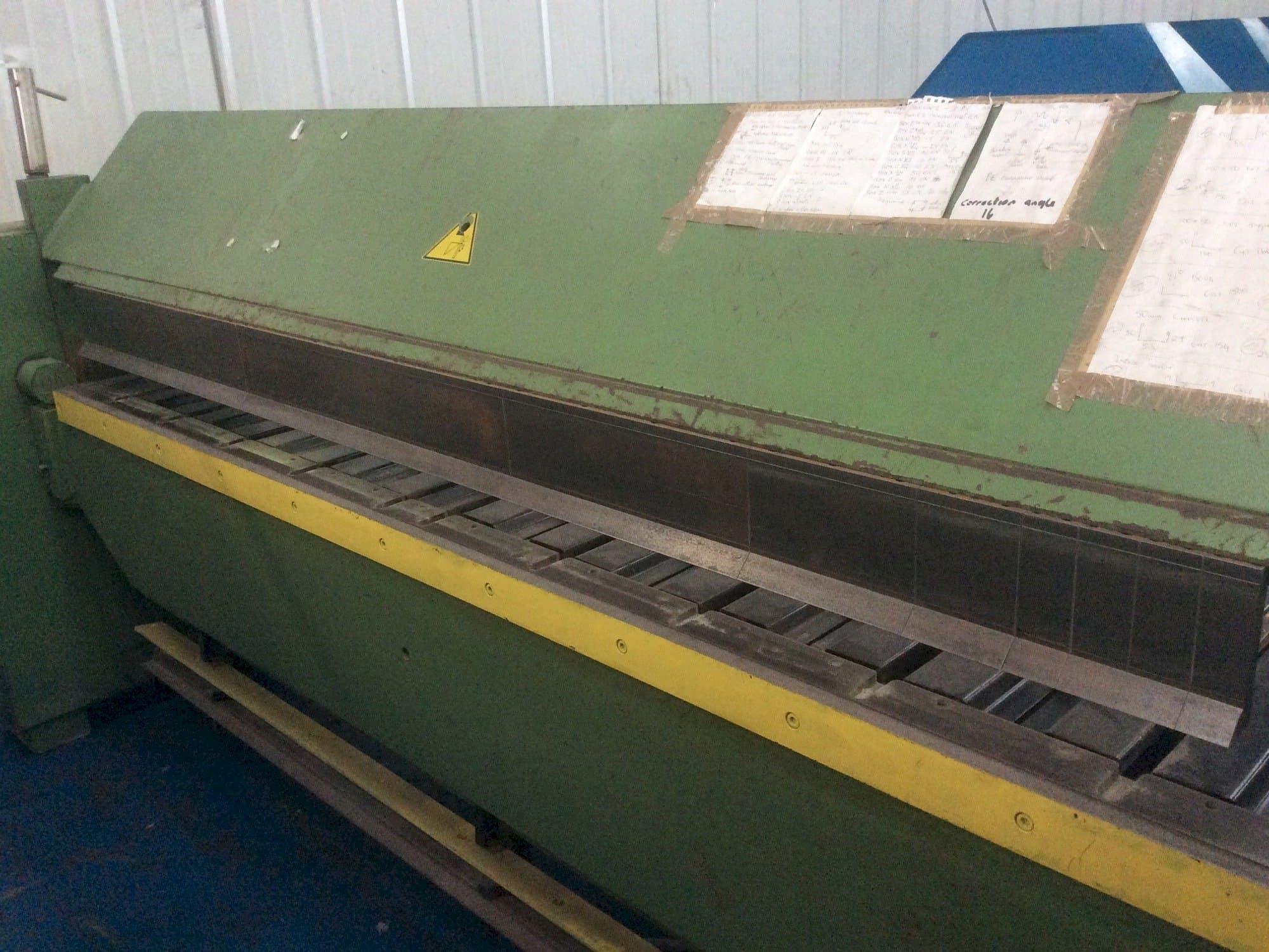 Pravý pohled na Schechtl MAB 250/CNC stroj