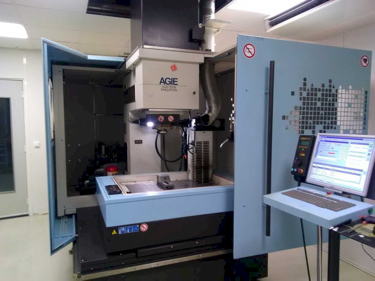 Čelní pohled  na AGIE AGIETRON INNOVATION 2  stroj