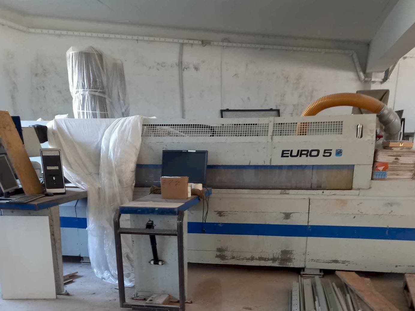 Čelní pohled  na PANHANS EURO 5  stroj