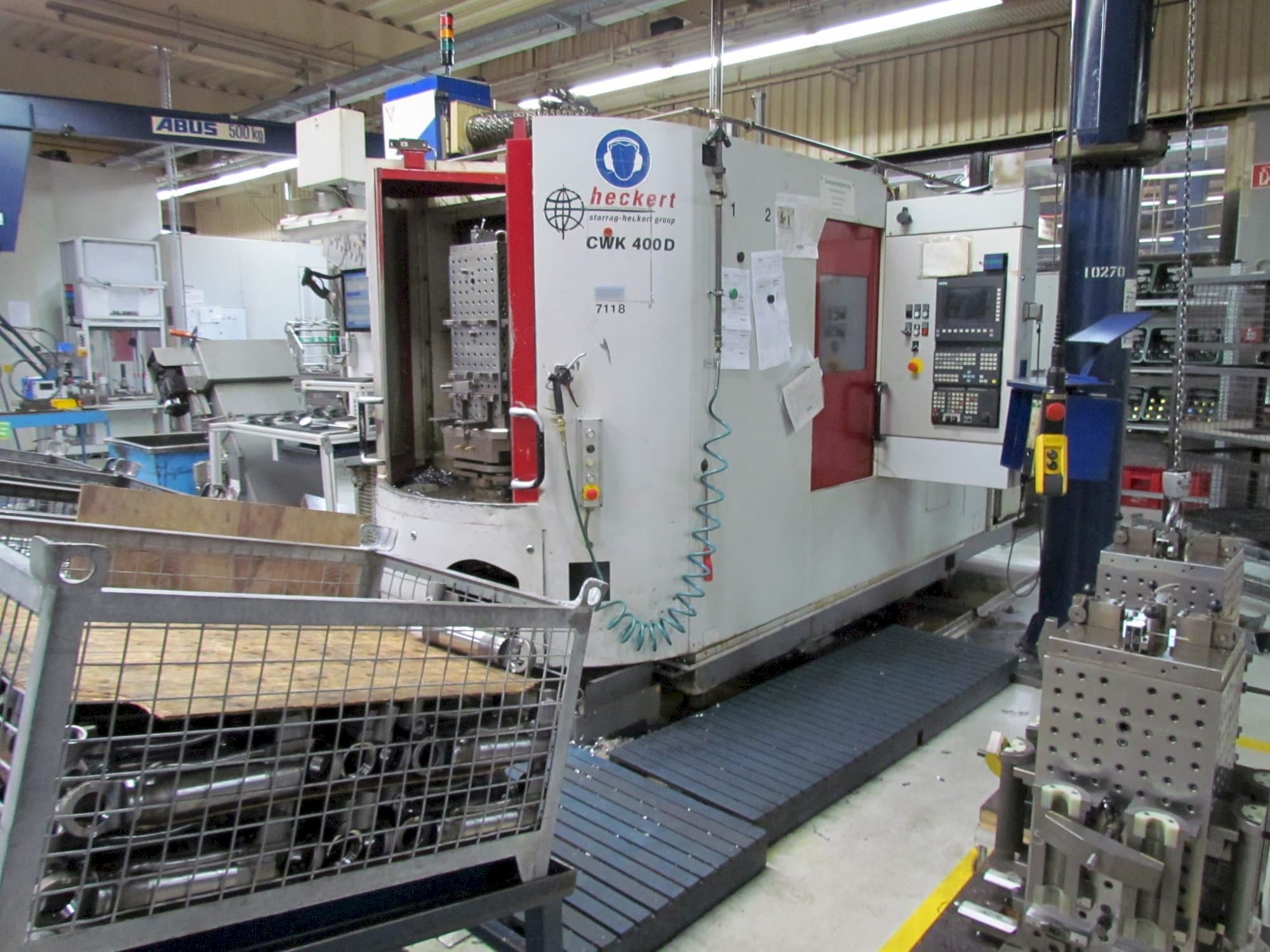 Čelní pohled na Heckert CWK 400 D stroj
