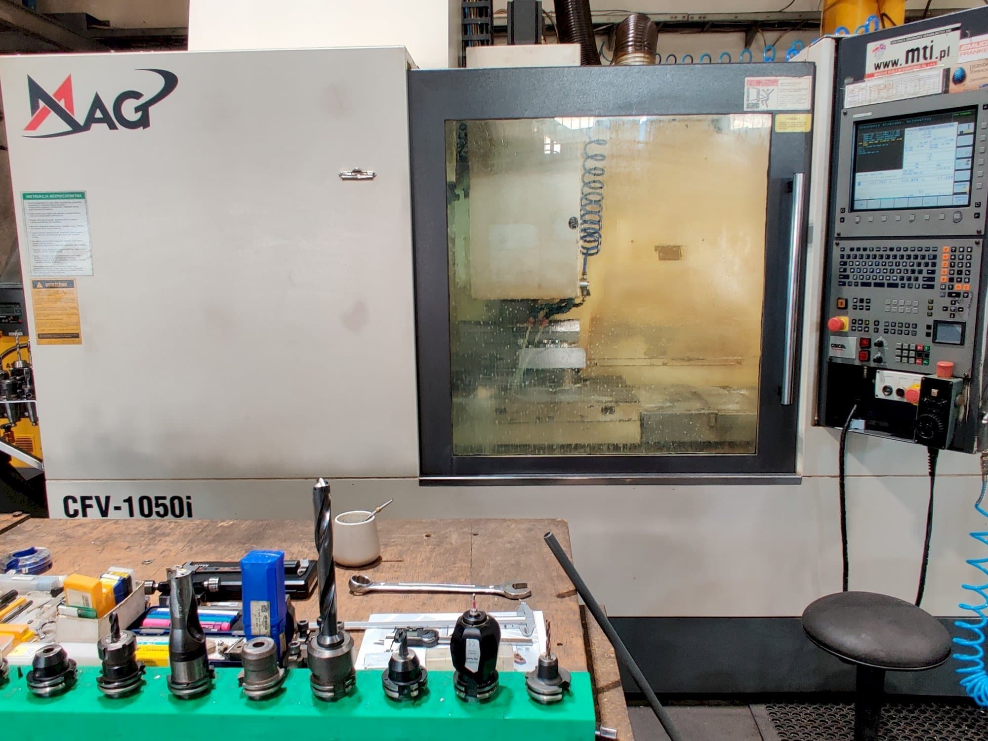 Čelní pohled na MAG CFV 1050 stroj