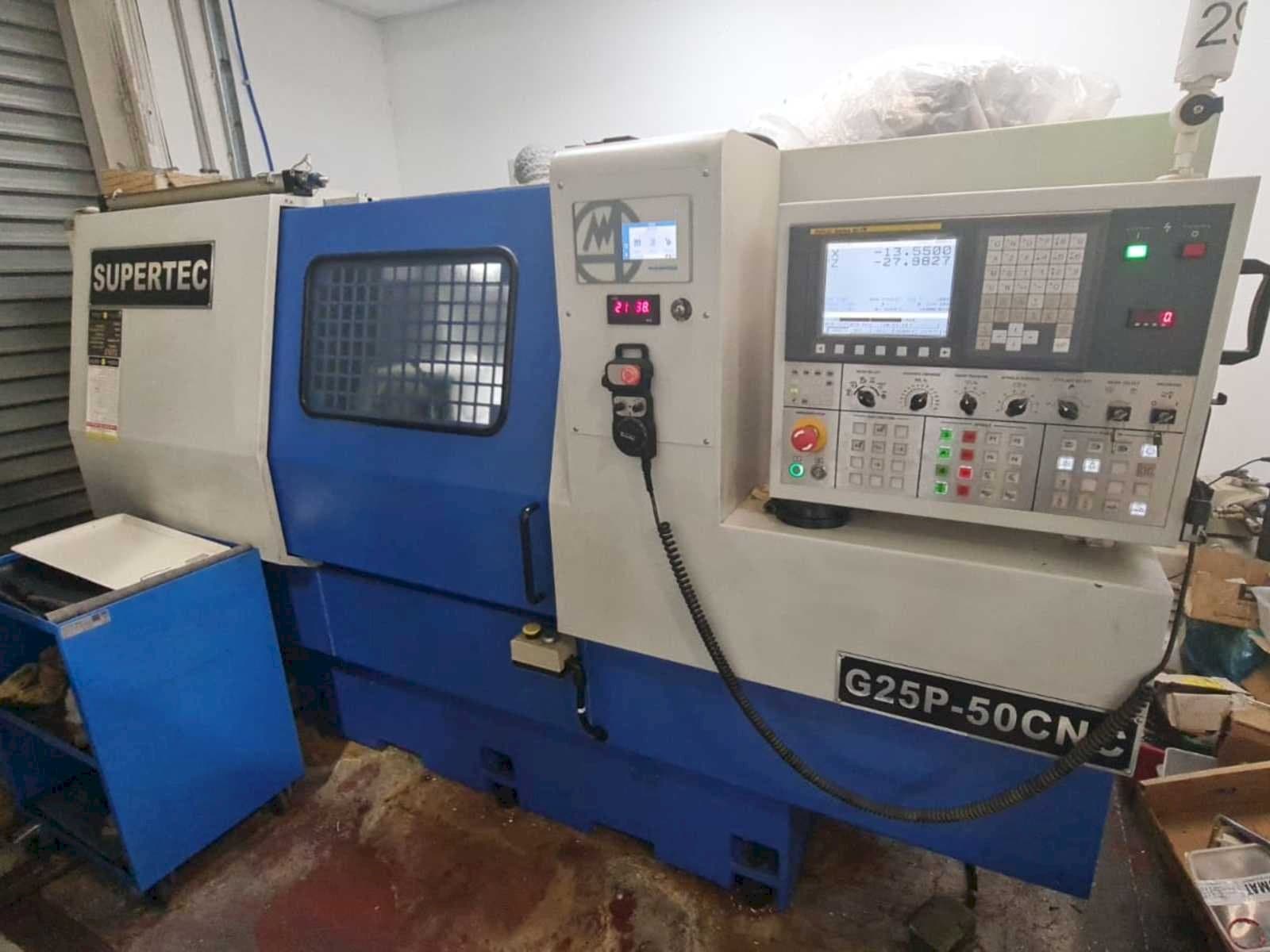 Čelní pohled na Supertec G25P-500CNC stroj