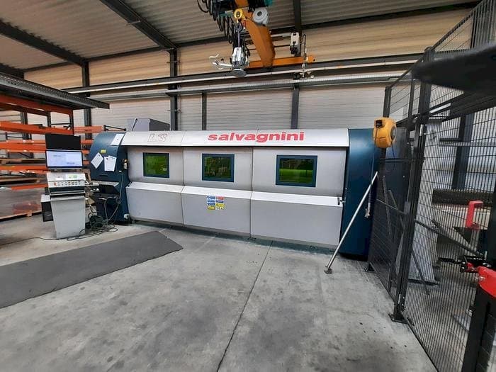 Čelní pohled na Salvagnini L3 - 4020 stroj