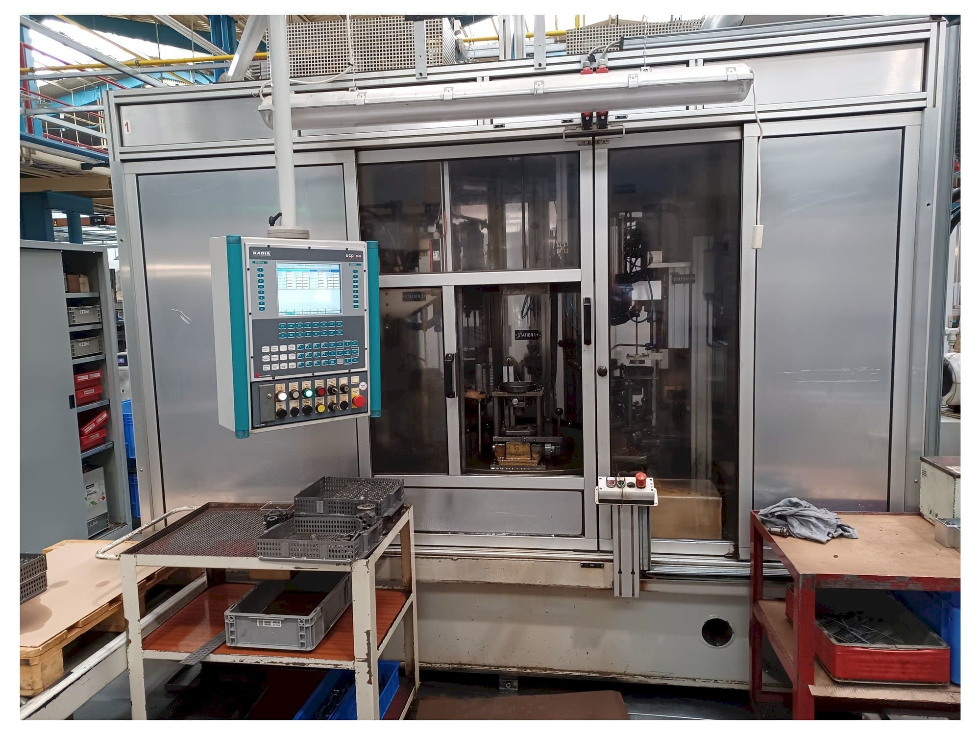 Čelní pohled na KADIA 2PH 60/250R stroj