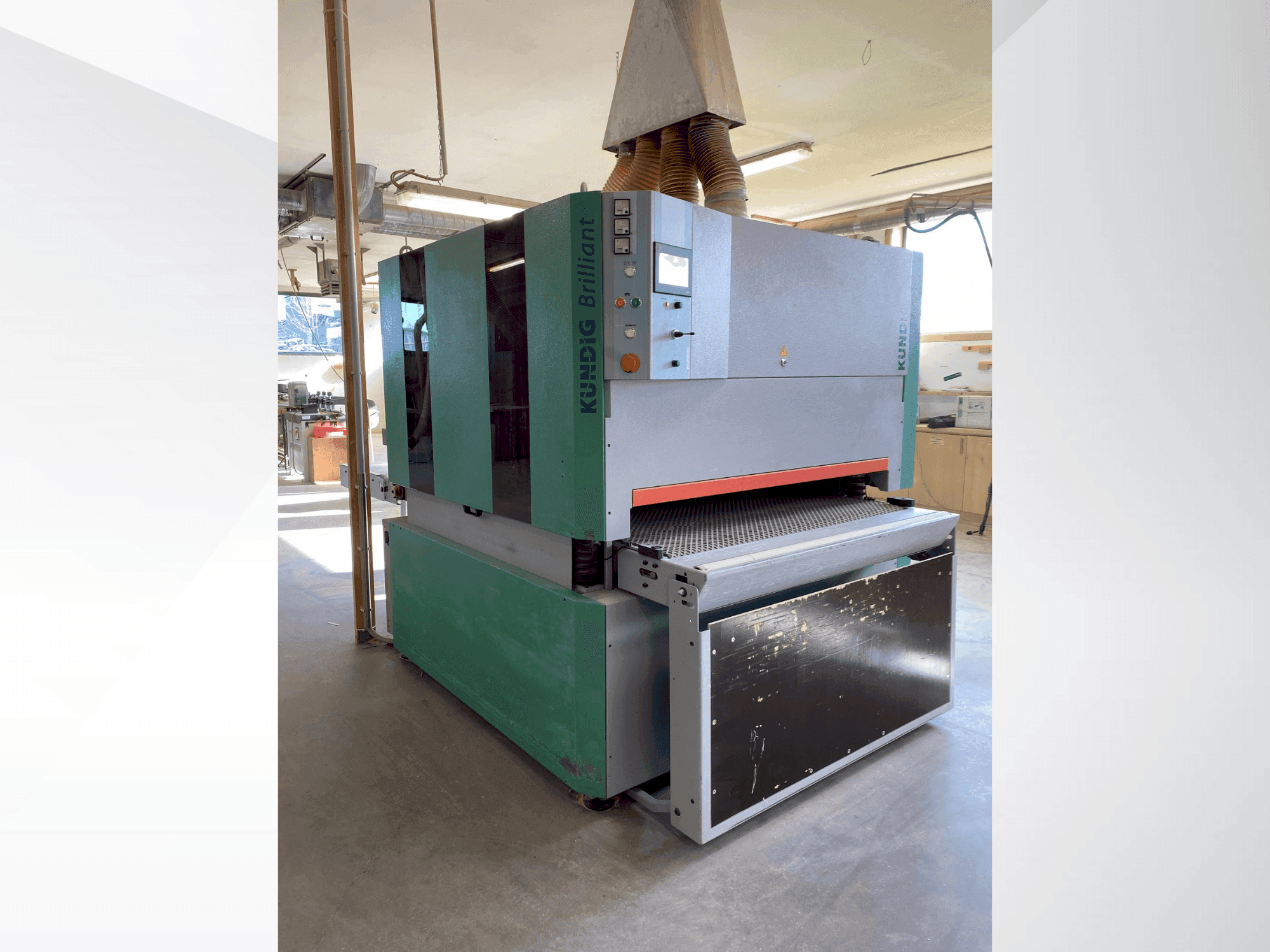 Čelní pohled  na Kundig Brilliant-3 1300mm-RRPd  stroj