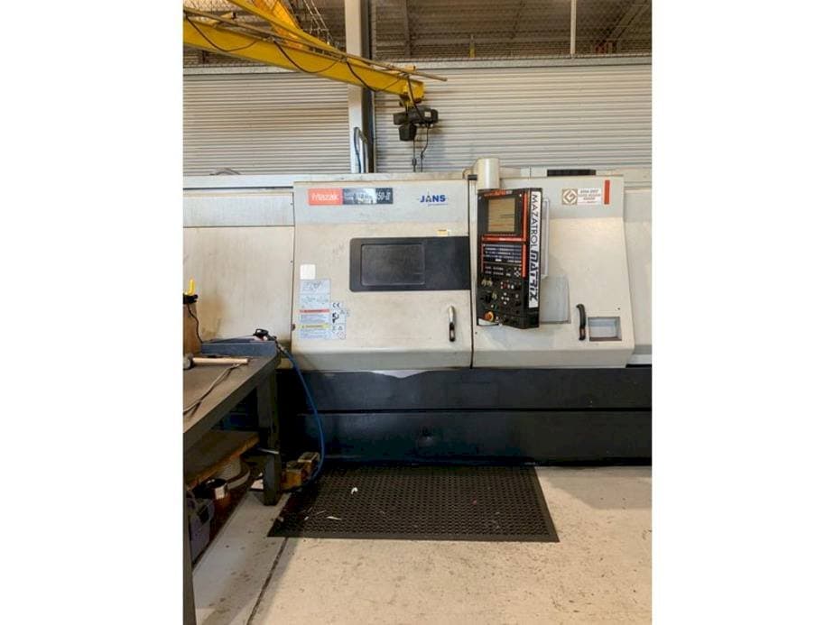 Čelní pohled na Mazak QUICK TURN NEXUS 450 II stroj