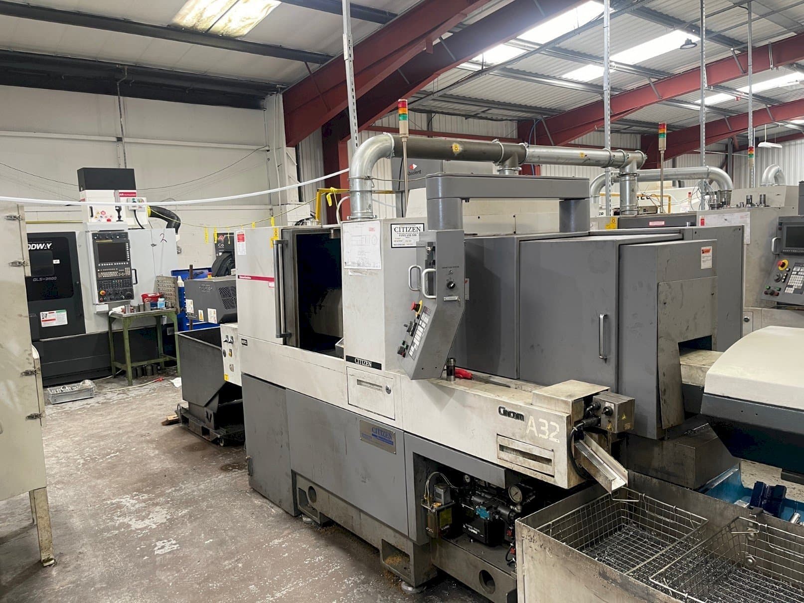 Čelní pohled na Citizen A32-VII CL stroj