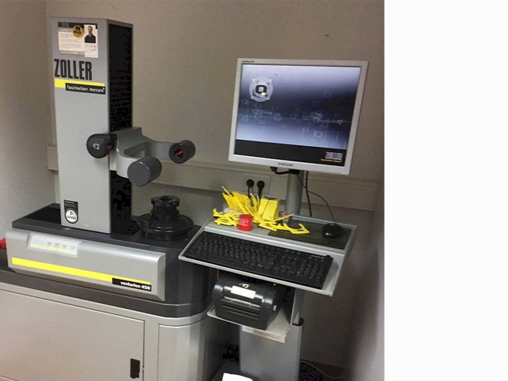 Čelní pohled  na Zoller Venturion 450  stroj