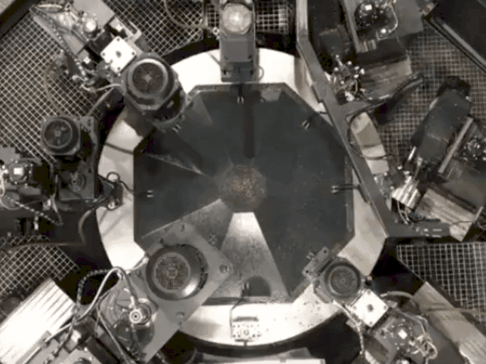 Čelní pohled na IBERMACH Transfer stroj