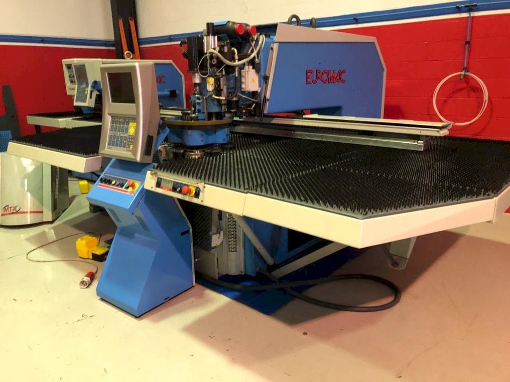Čelní pohled na Euromac MTX 1250-30-2000 AI stroj