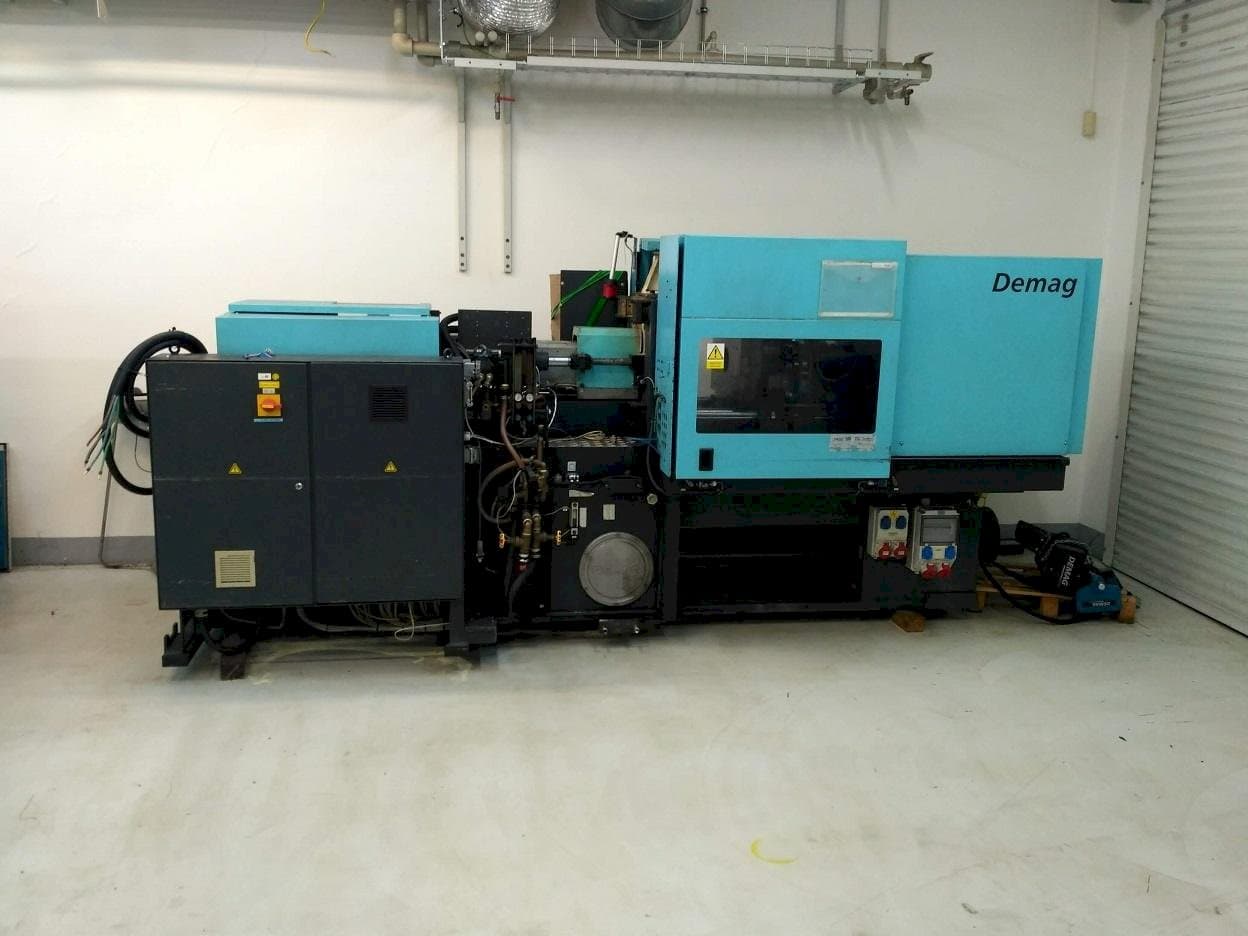 Čelní pohled na DEMAG Ergotech Concept 800/420-310 stroj