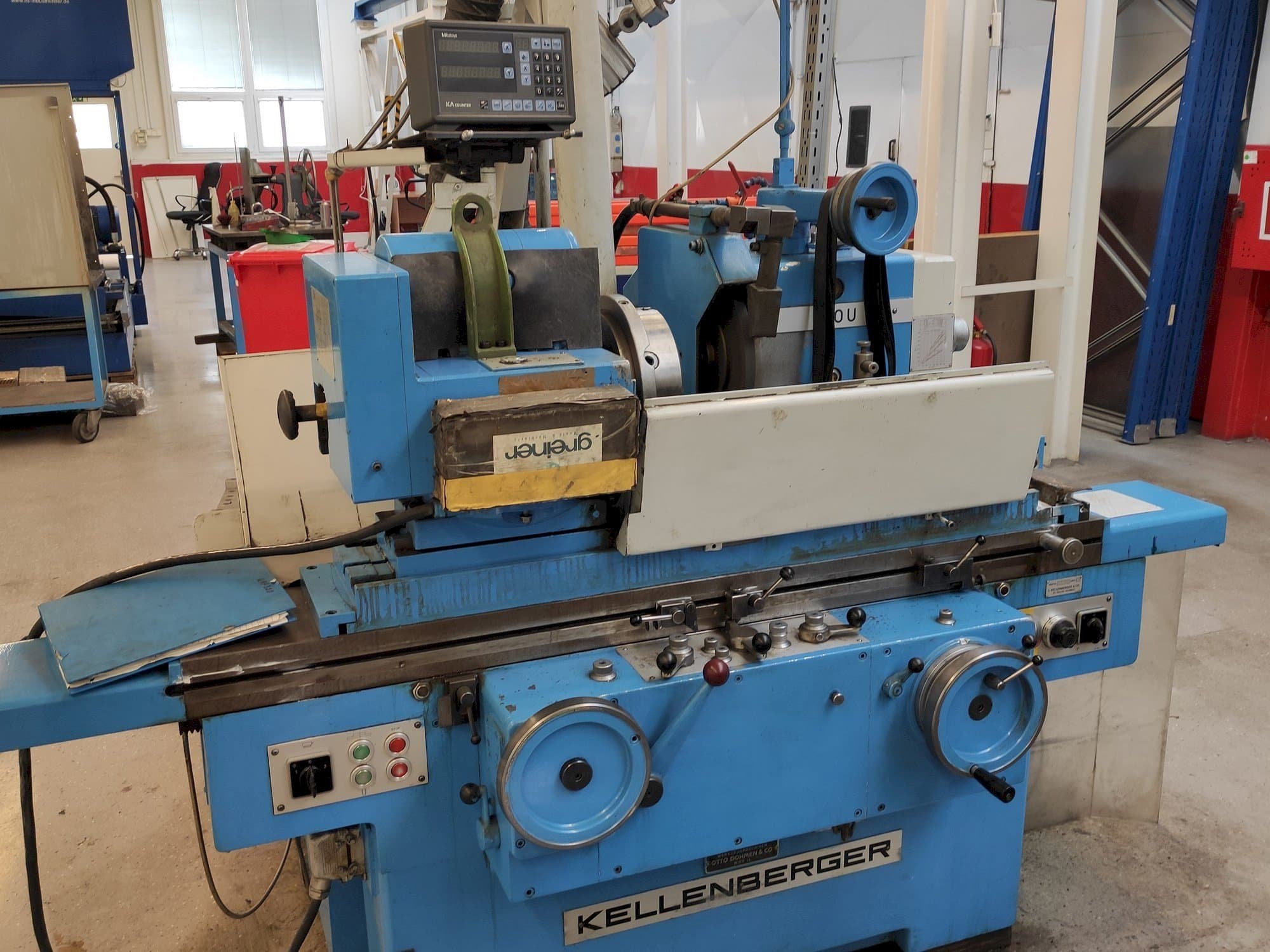 Čelní pohled na KELLENBERGER 600U stroj