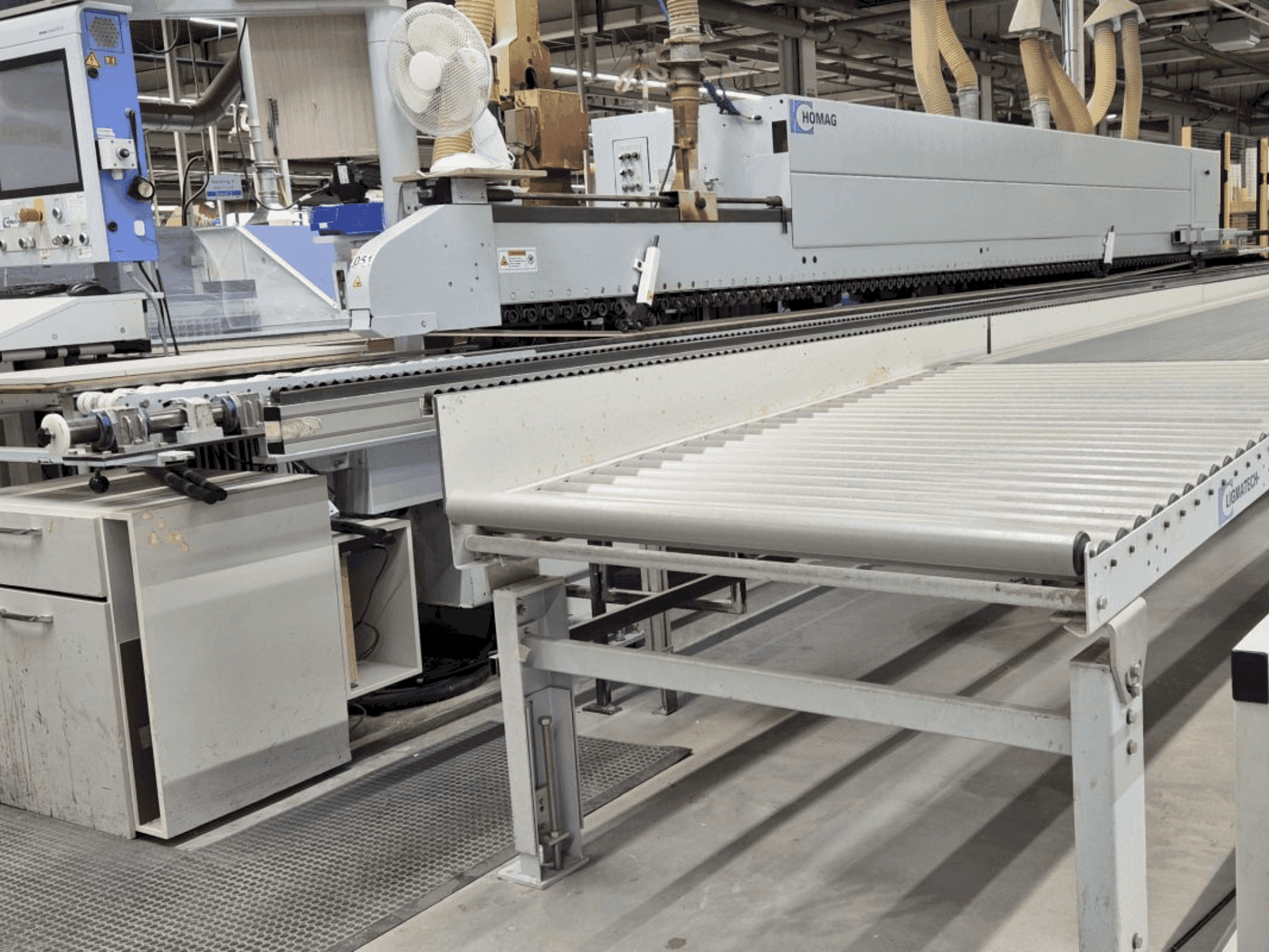 Čelní pohled na HOMAG KAL 310/7/A3 stroj