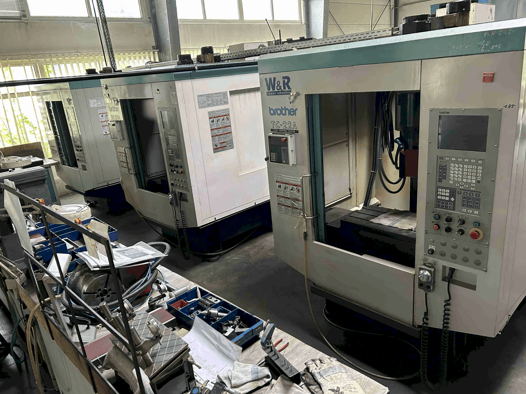 Čelní pohled  na Brother TC-22A  stroj