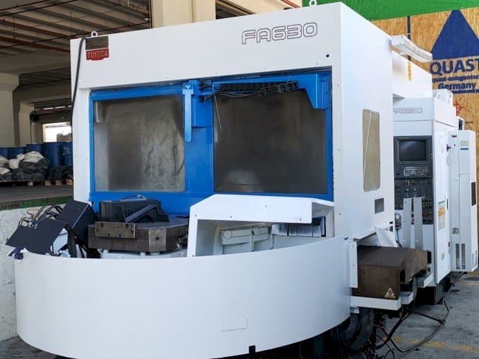 Čelní pohled na TOYODA FA630 stroj