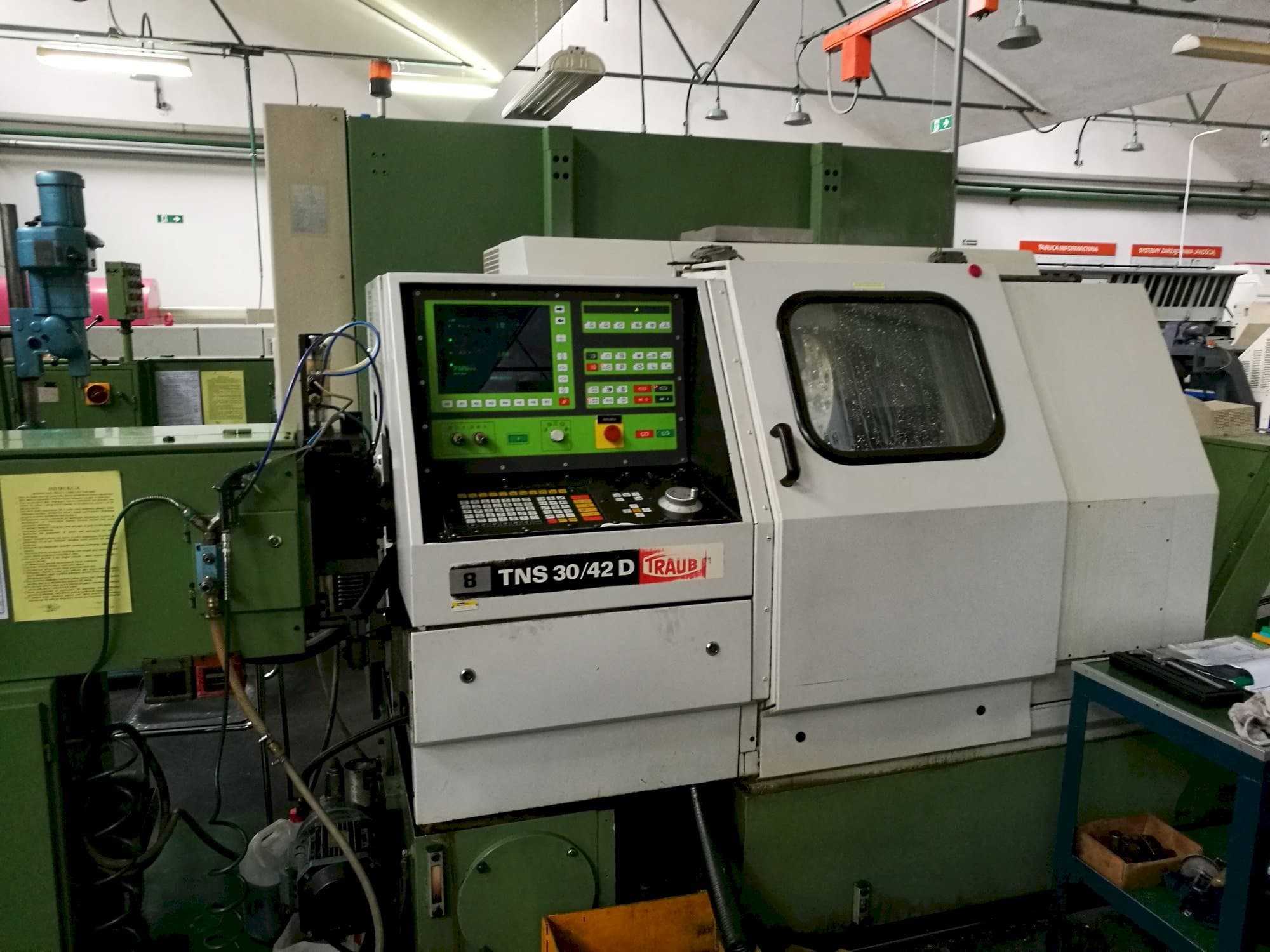 Čelní pohled na TRAUB TNS 30/42 D stroj