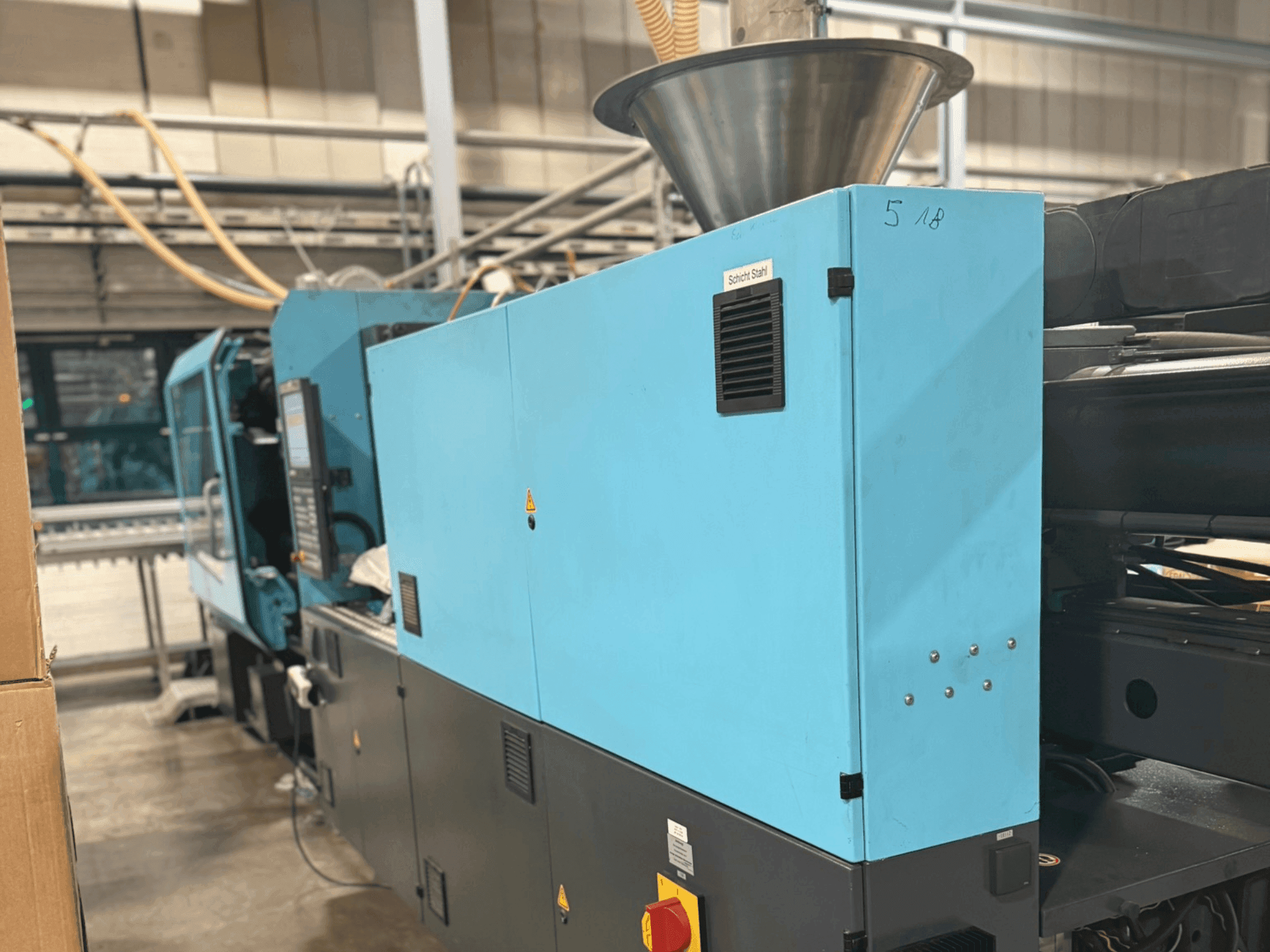 Čelní pohled na SUMITOMO SHI DEMAG El-Exis S250/630-1600 stroj