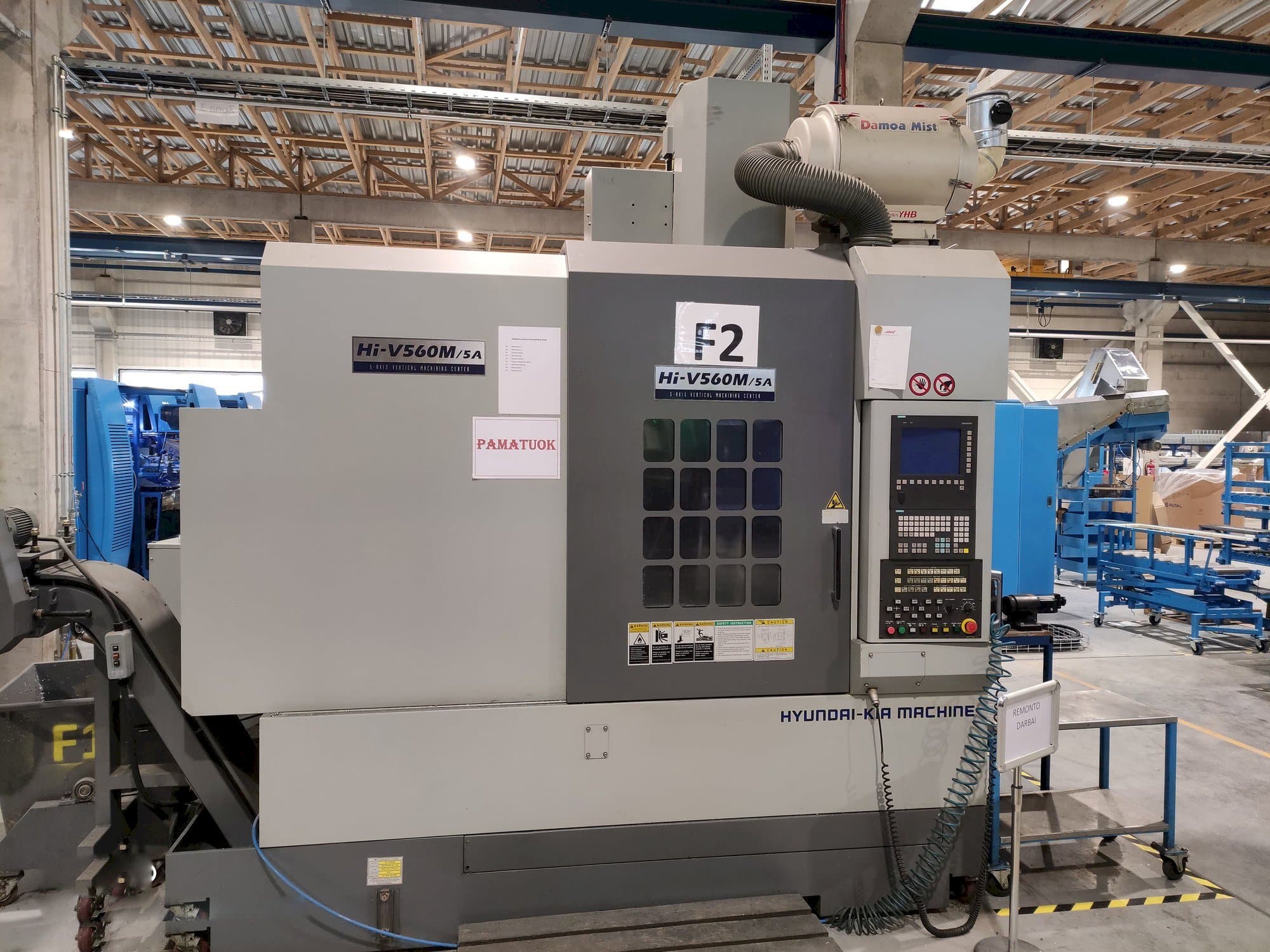 Čelní pohled na Hyundai Kia Hi-V560M/5A stroj