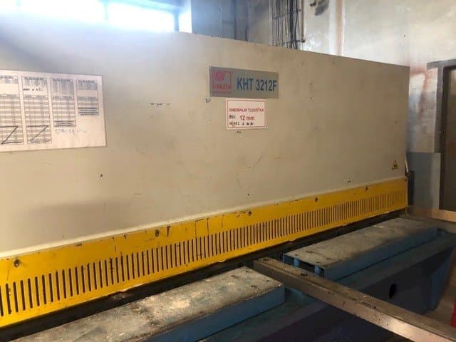 Čelní pohled na KNUTH KHT 3212 F stroj