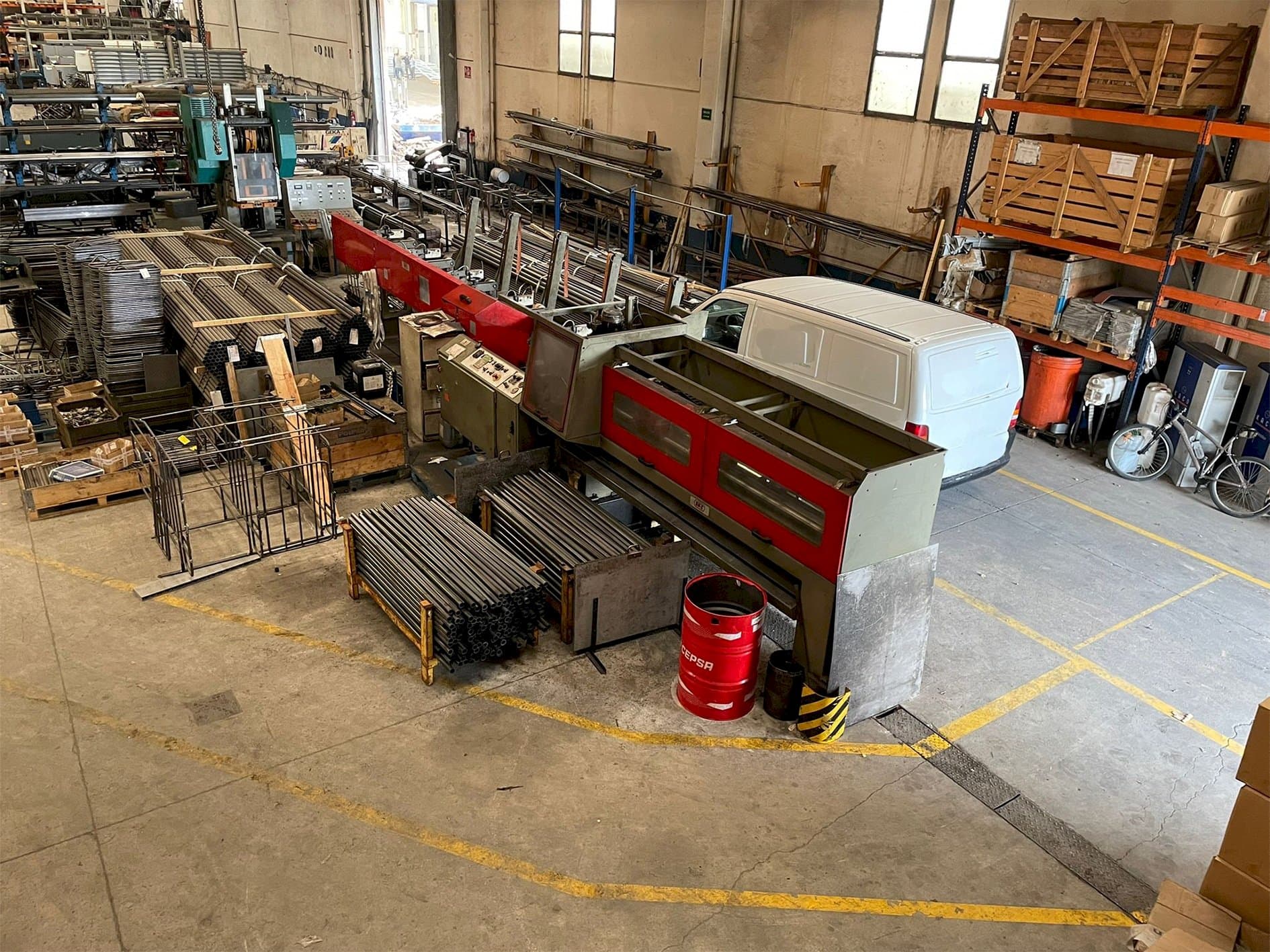 Čelní pohled na Simec MEC 120 BM 2L stroj