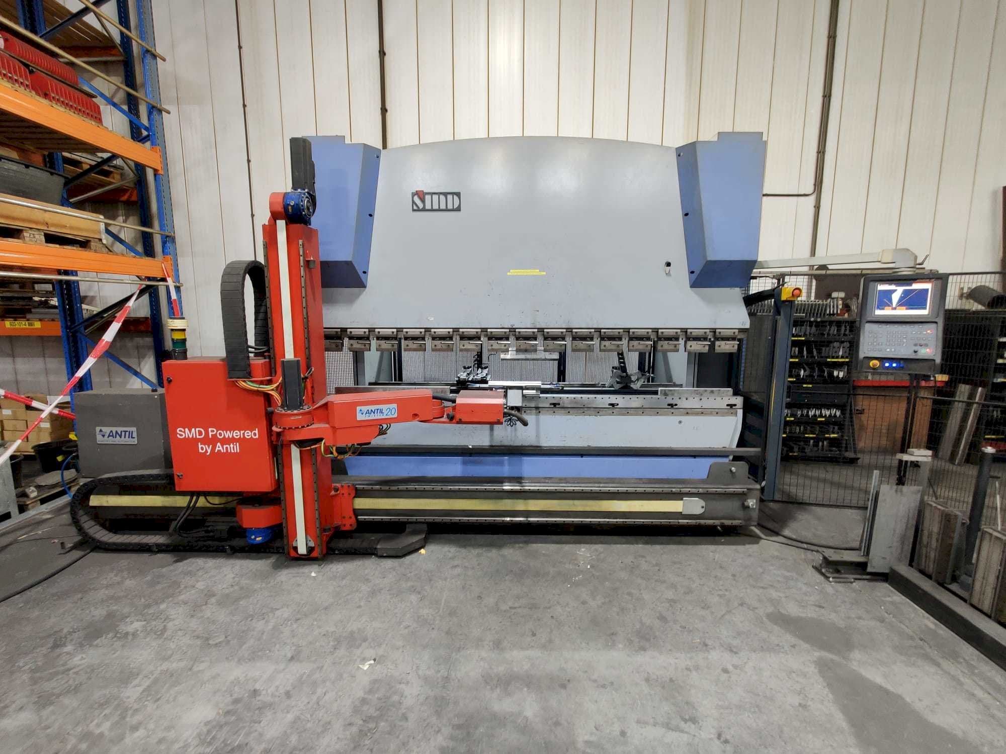 Čelní pohled na SMD PBH 110-3100-4C stroj