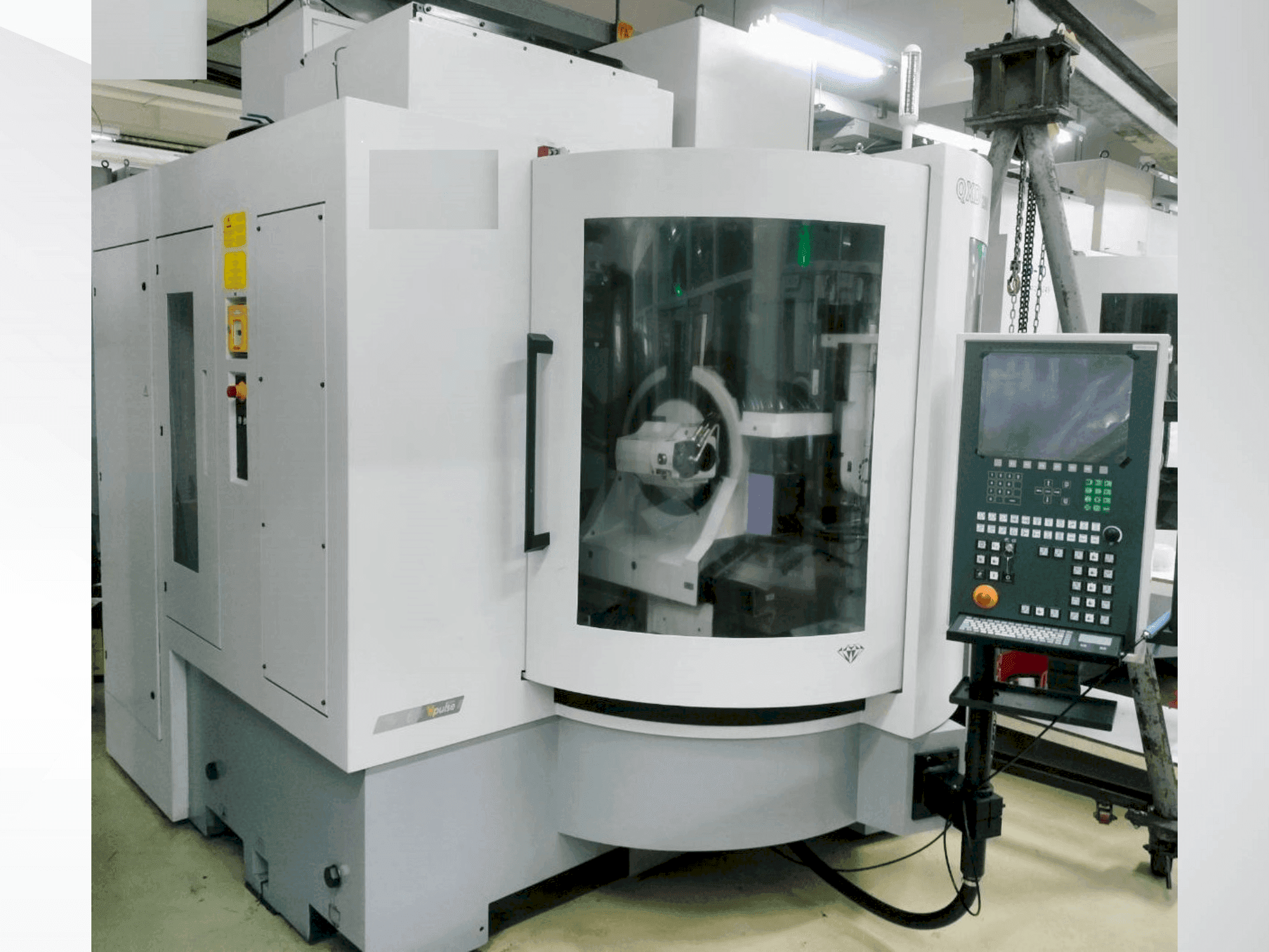 Čelní pohled  na VOLLMER QXD 250  stroj