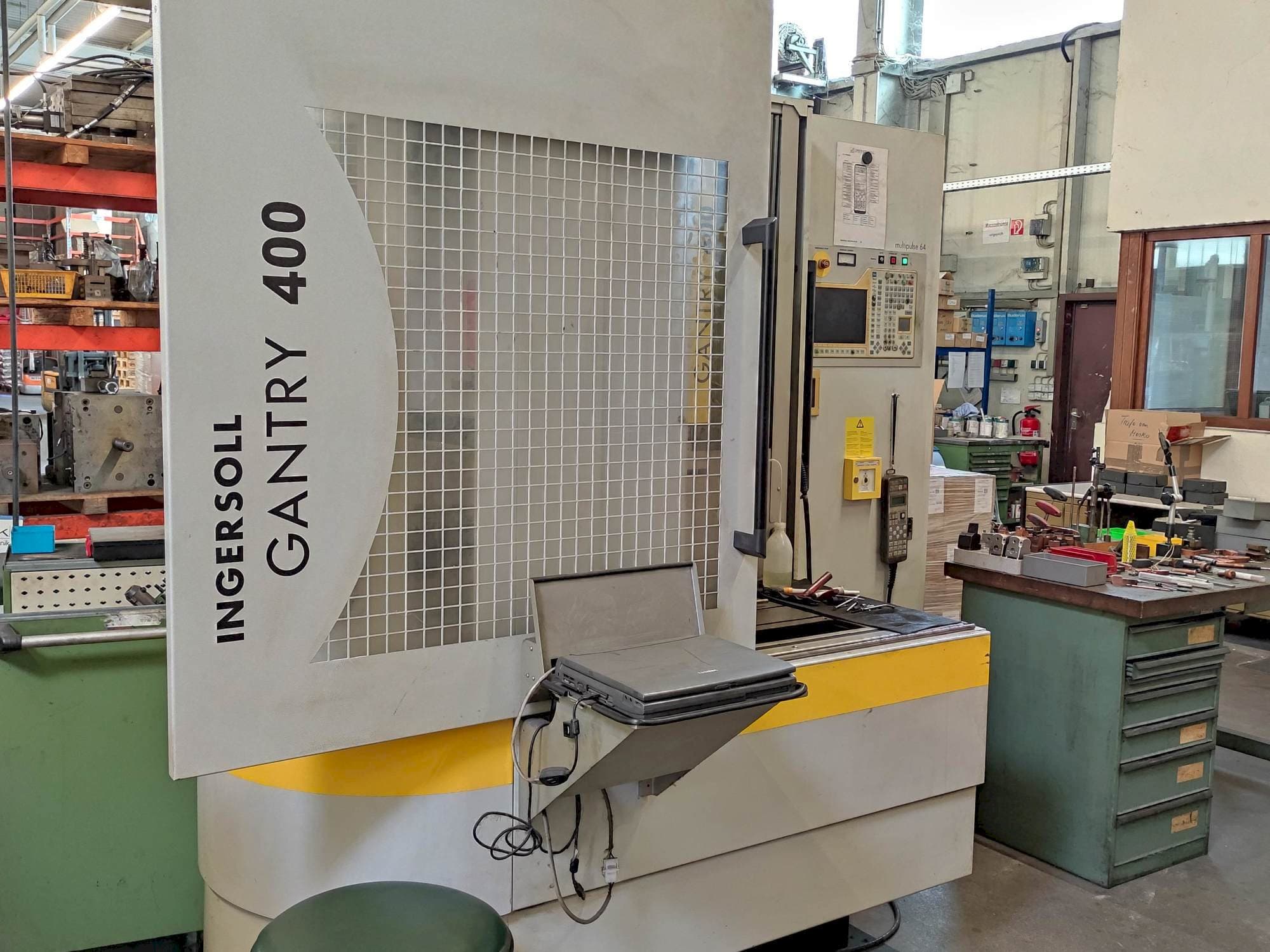 Čelní pohled na INGERSOLL GANTRY 400 stroj