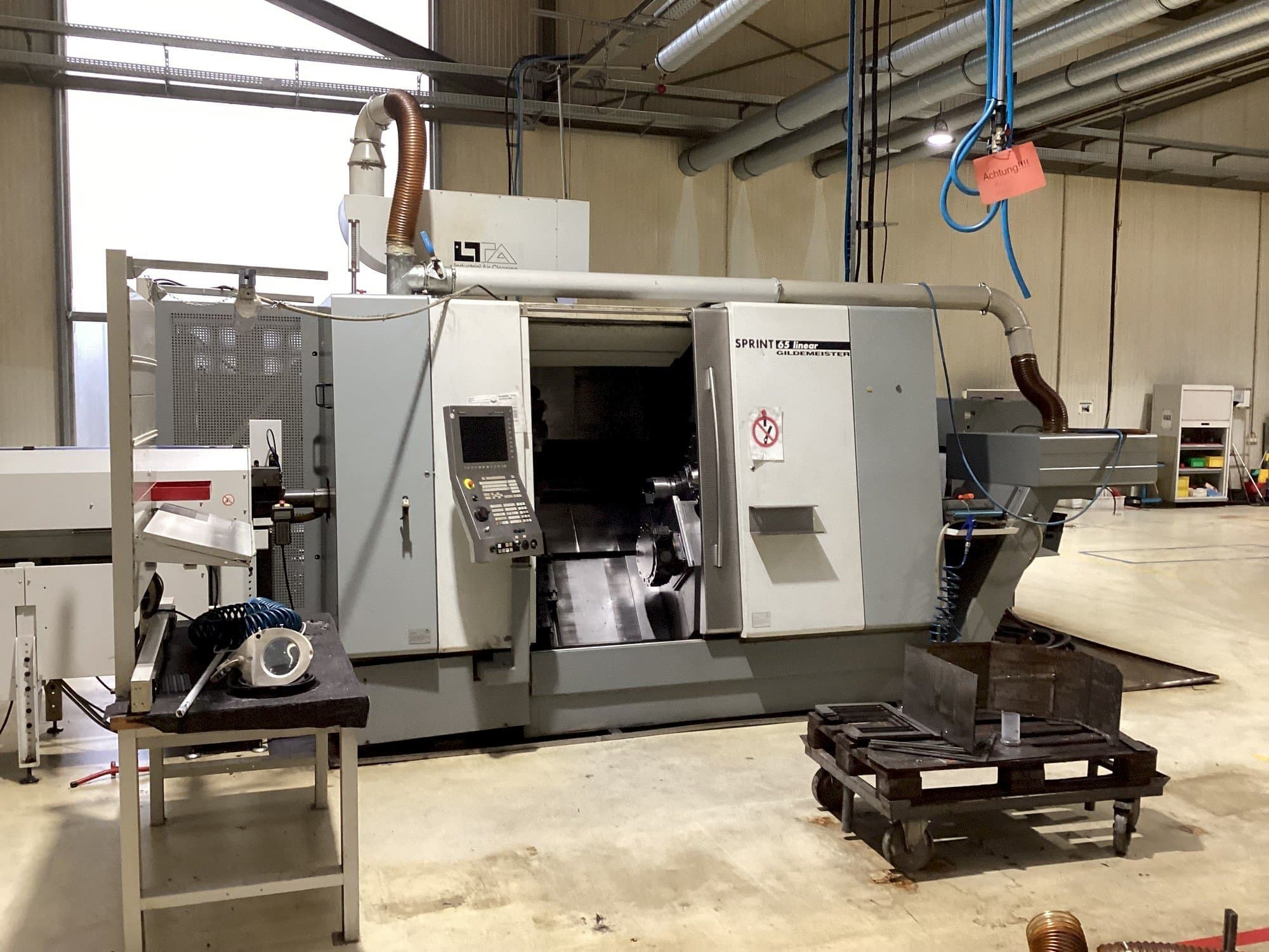 Čelní pohled na DMG GILDEMEISTER Sprint 65 Linear stroj