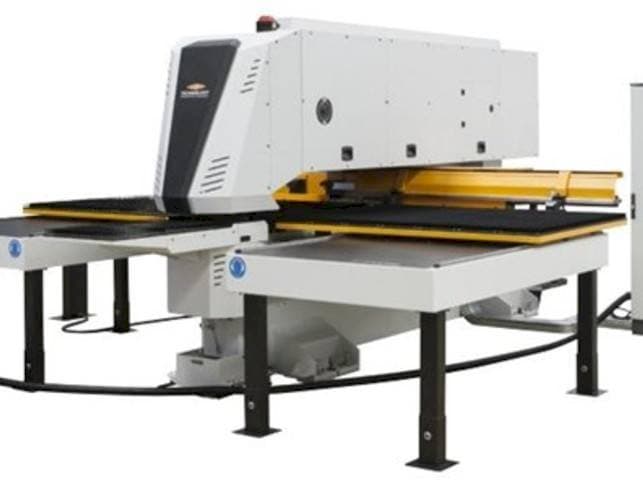 Čelní pohled na TECHNOLOGY ITALIANA TP OMEGA 3610 stroj