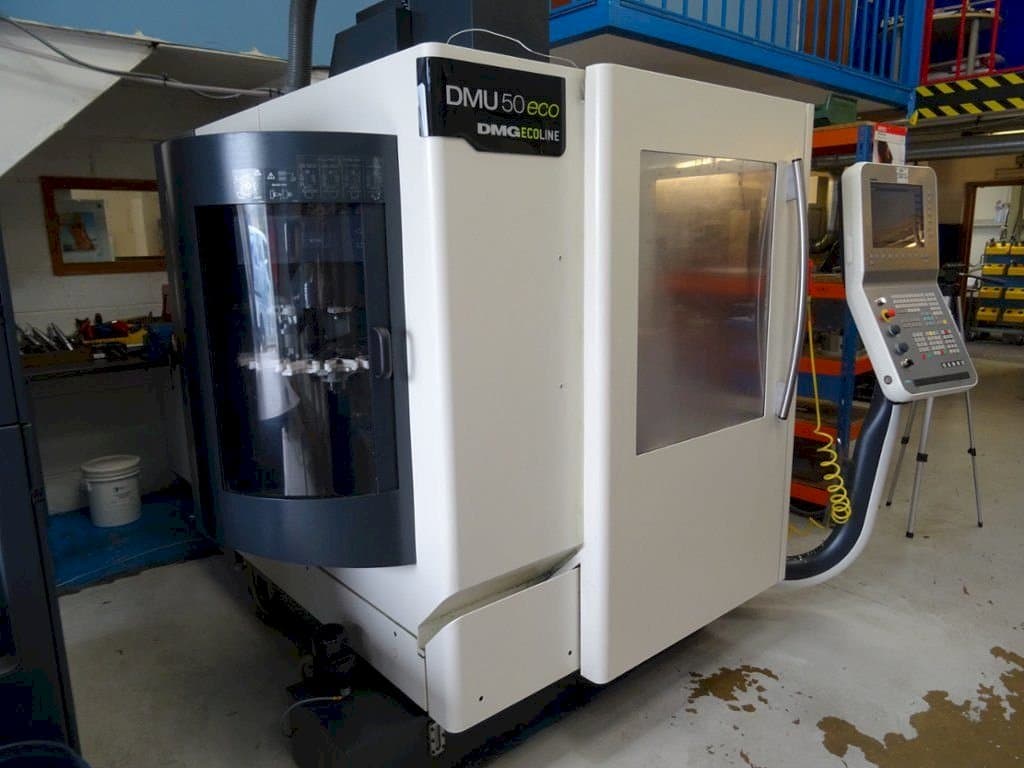 Čelní pohled  na DECKEL MAHO DMU 50Eco  stroj