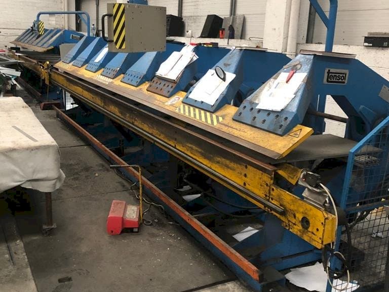 Čelní pohled na Tensol H200-6.2 stroj