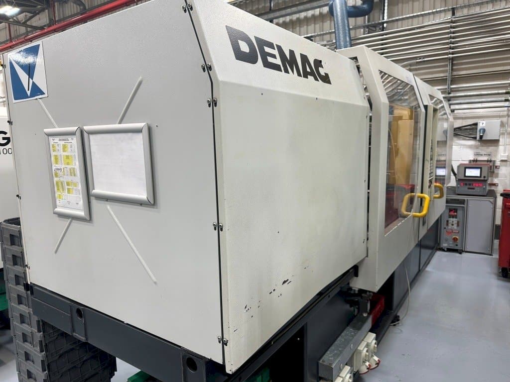 Levý boční pohled na DEMAG Ergotech System 1100-200 stroj
