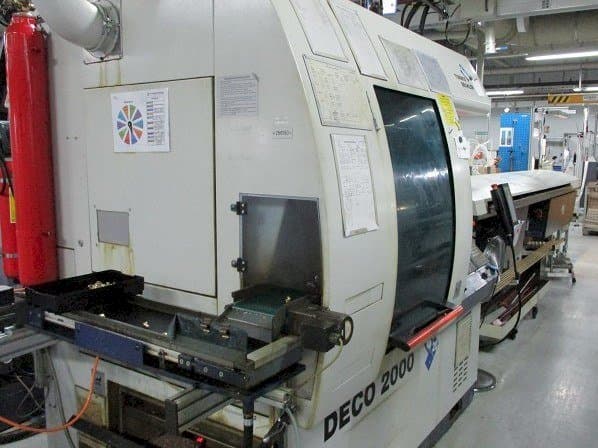 Levý boční pohled na Tornos-Bechler DECO 20 stroj