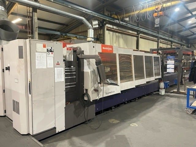 Čelní pohled na Bystronic BySpeed 3015 stroj