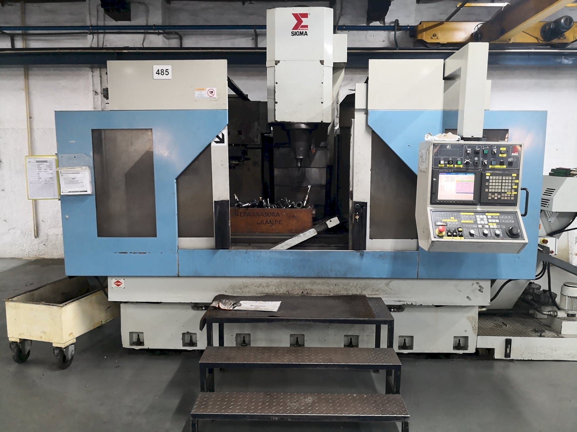 Čelní pohled na Sigma Zenit 6 stroj