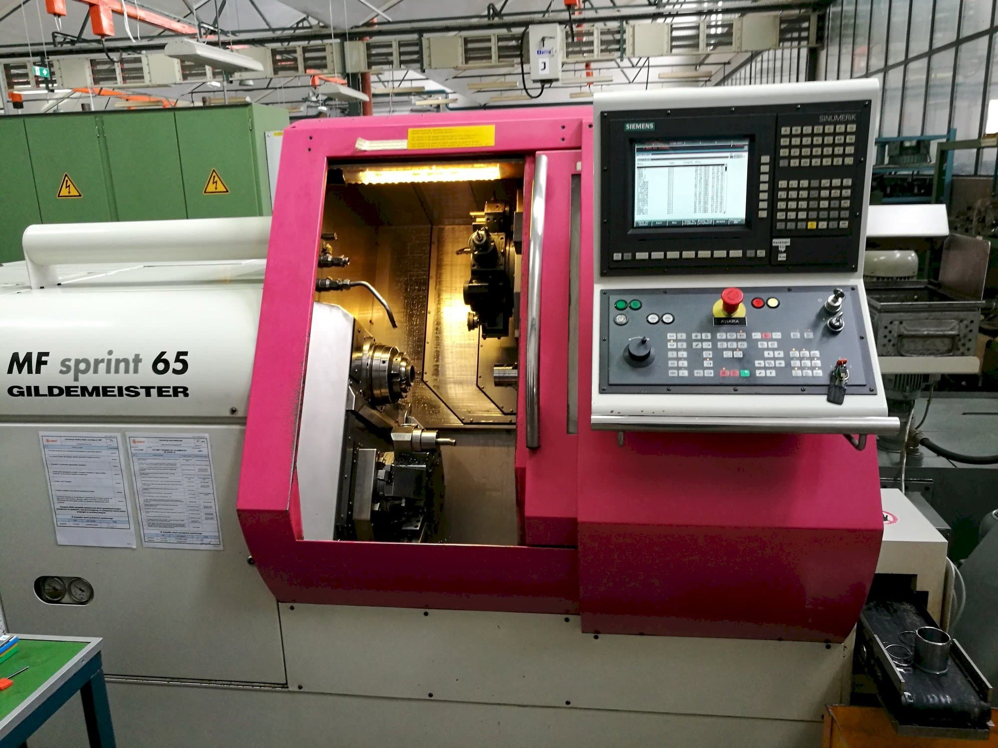 Čelní pohled  na Gildemeister MF Sprint 65  stroj
