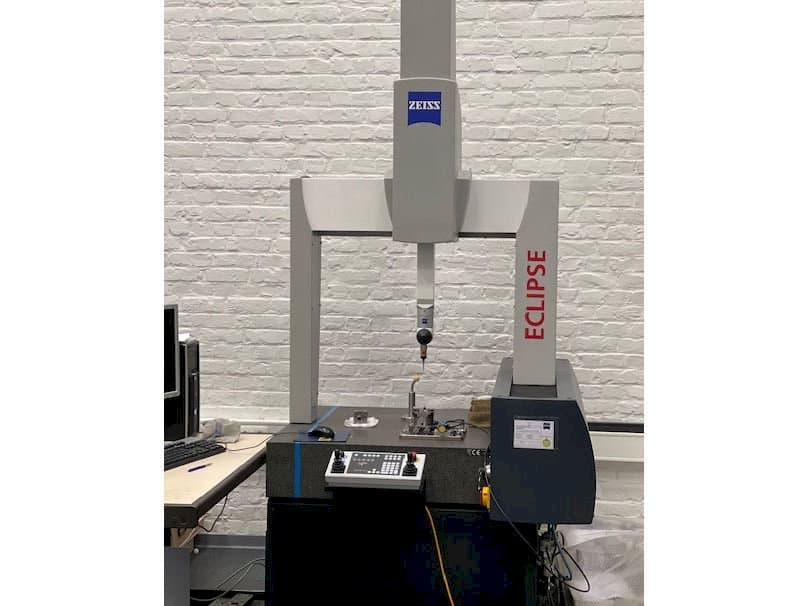 Čelní pohled  na ZEISS Eclipse  stroj